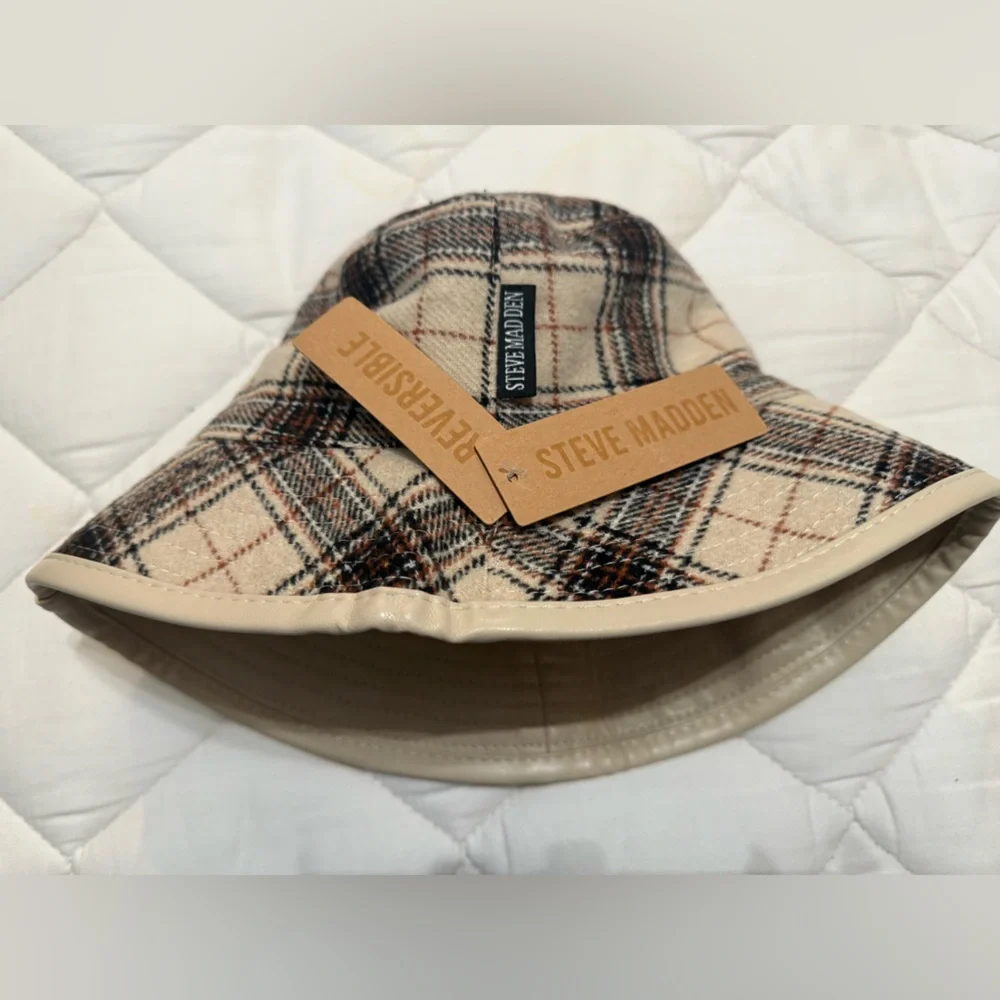 Steve Madden Reversible Plaid and Cream Bucket Hat NWT